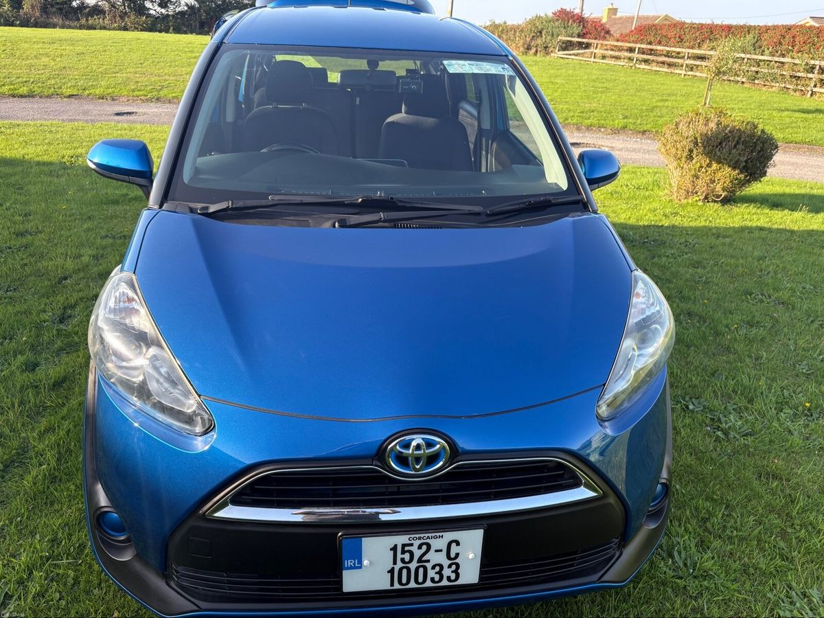 2015 Toyota Sienta