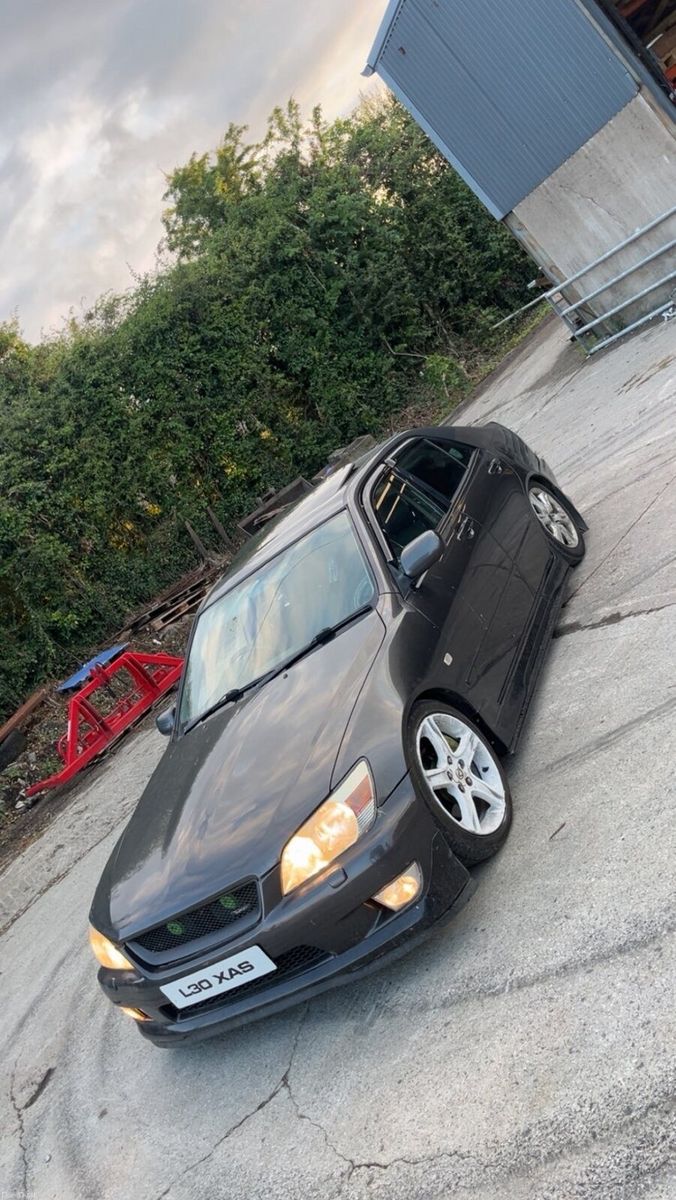 2000 Lexus IS