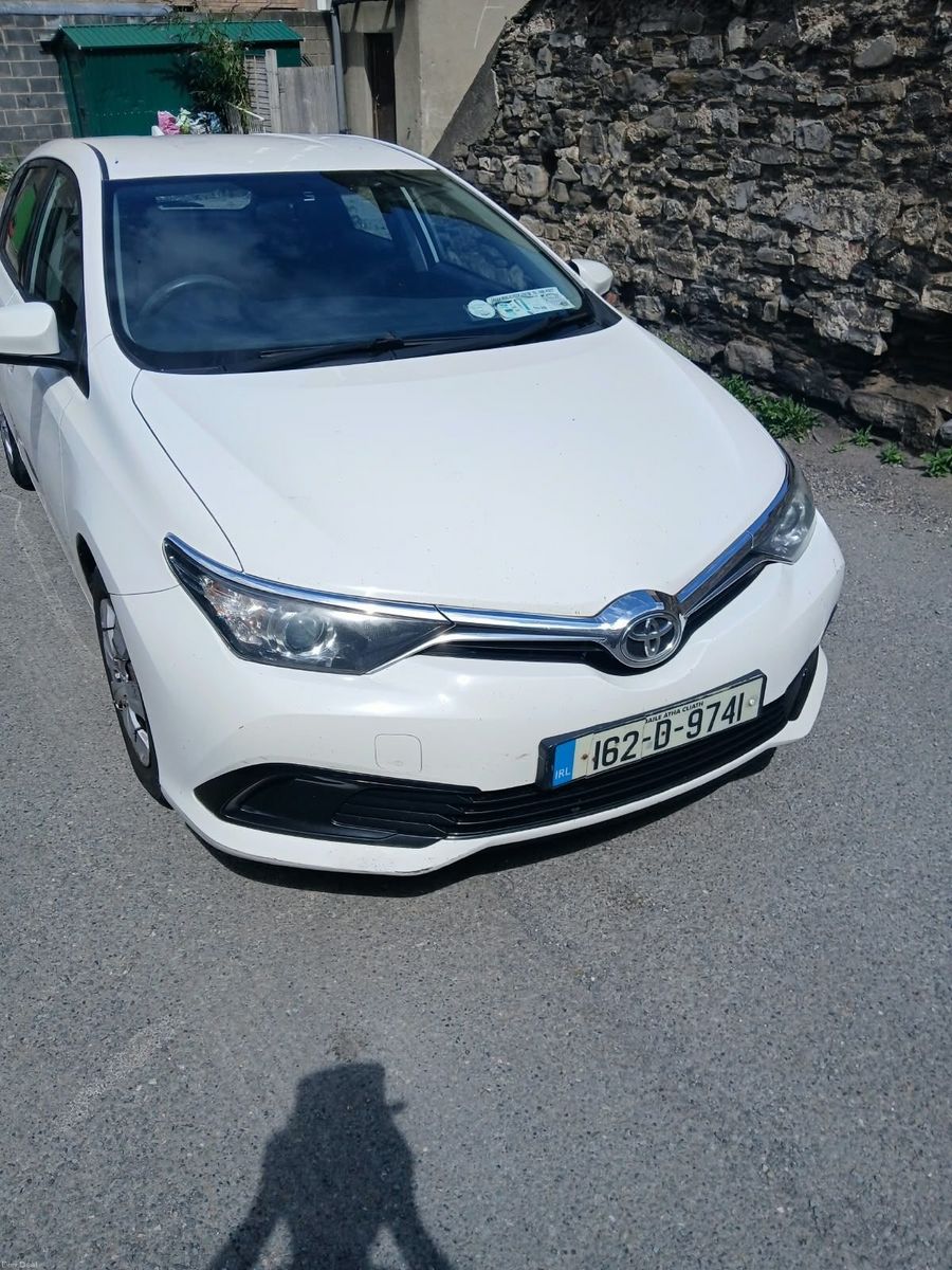 2016 Toyota Auris