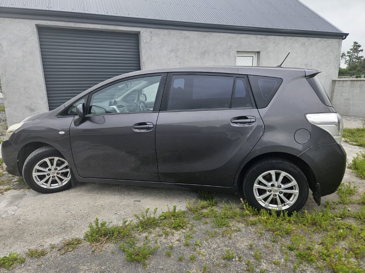 2011 Toyota Verso