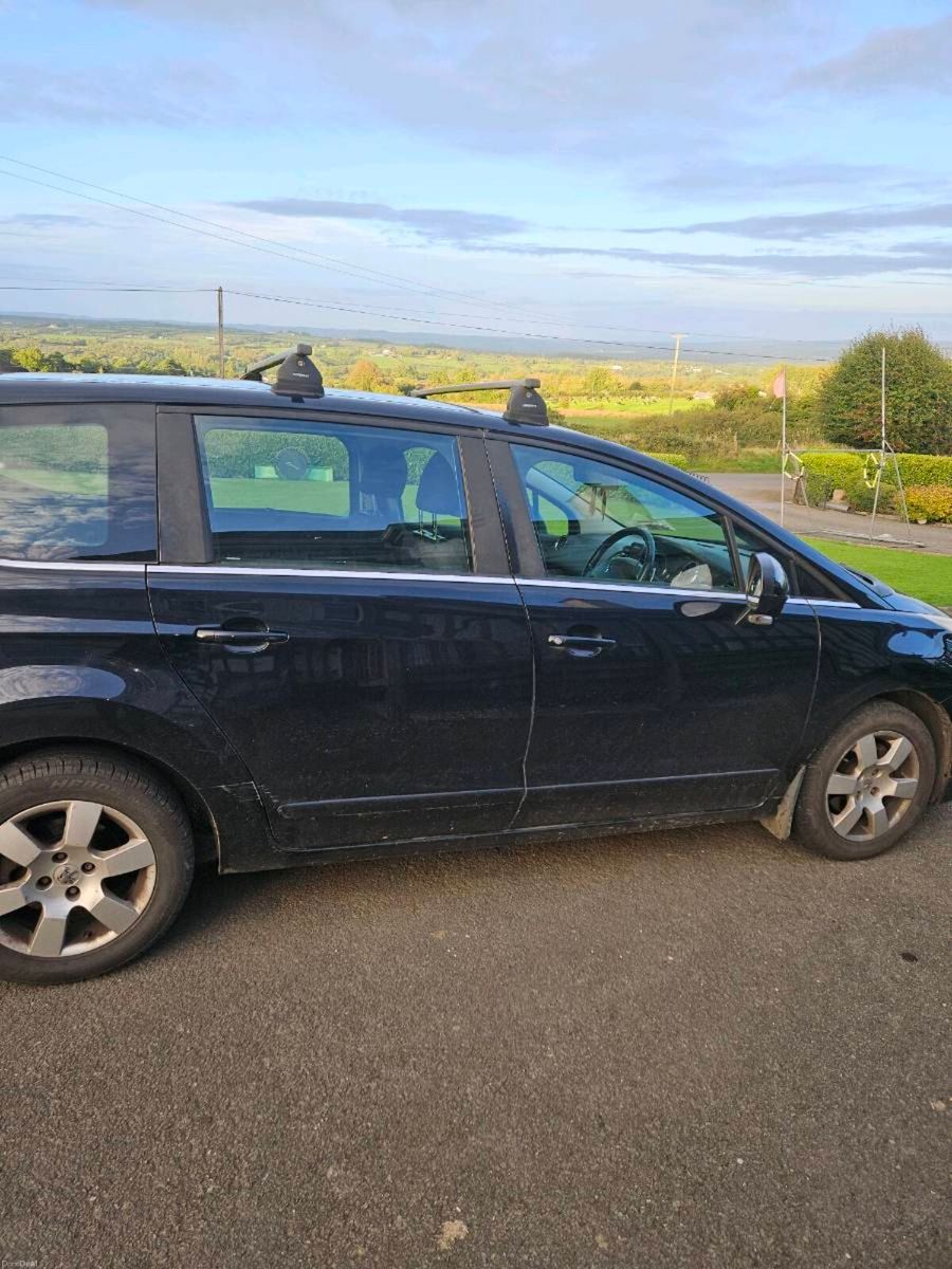 2013 Peugeot 5008