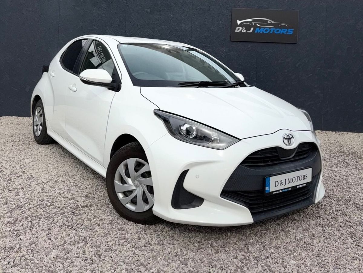 2021 Toyota Yaris Luna