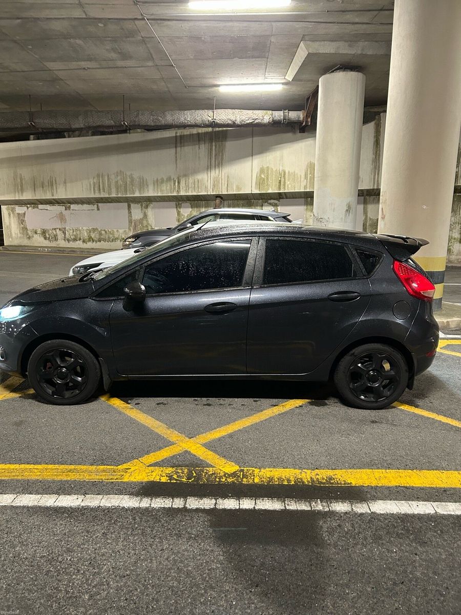 2010 Ford Fiesta