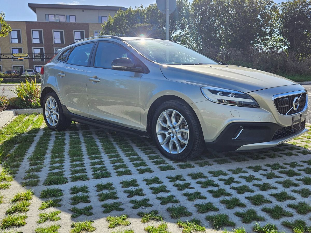 2017 Volvo V40