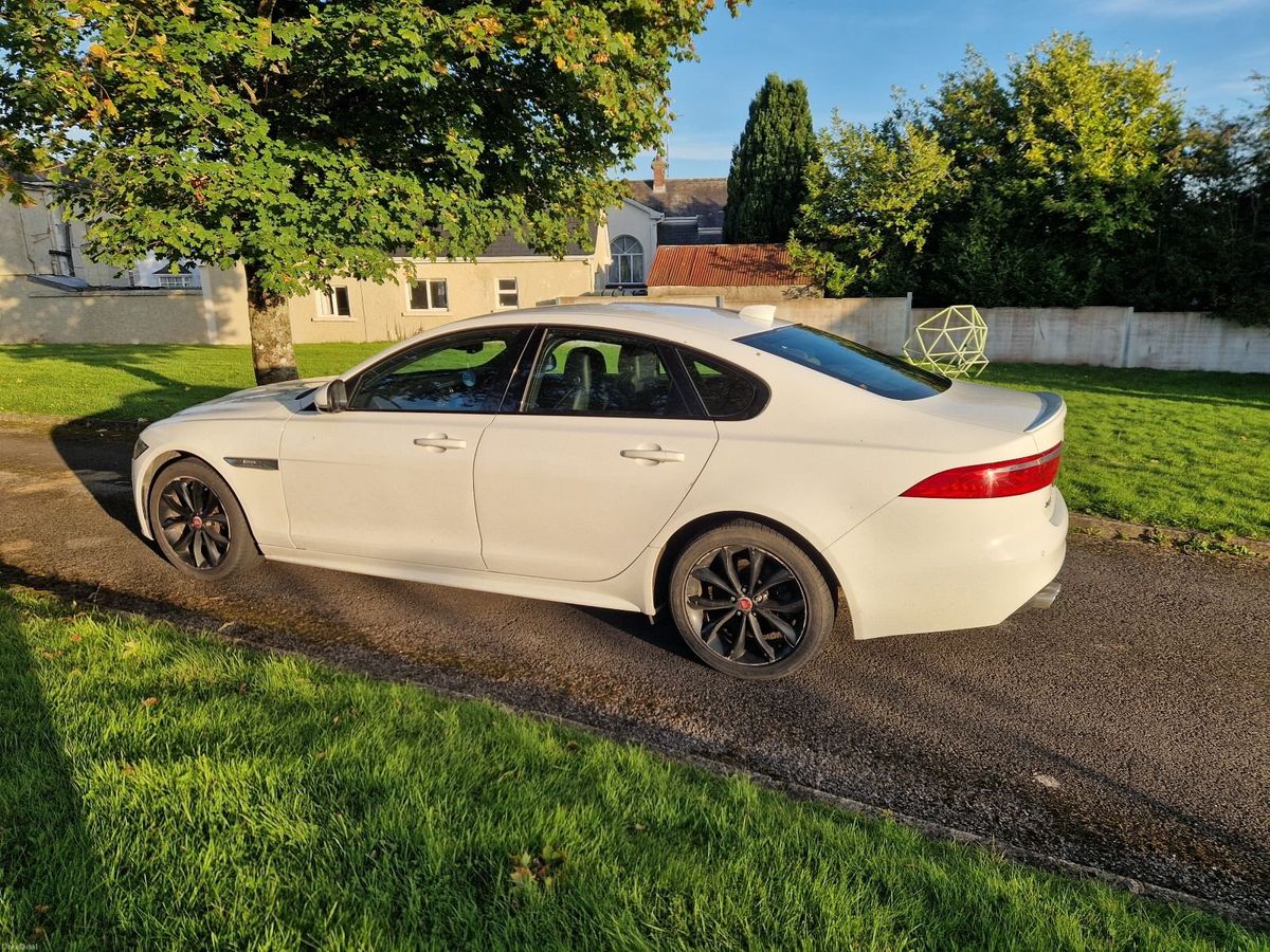 2017 Jaguar XF