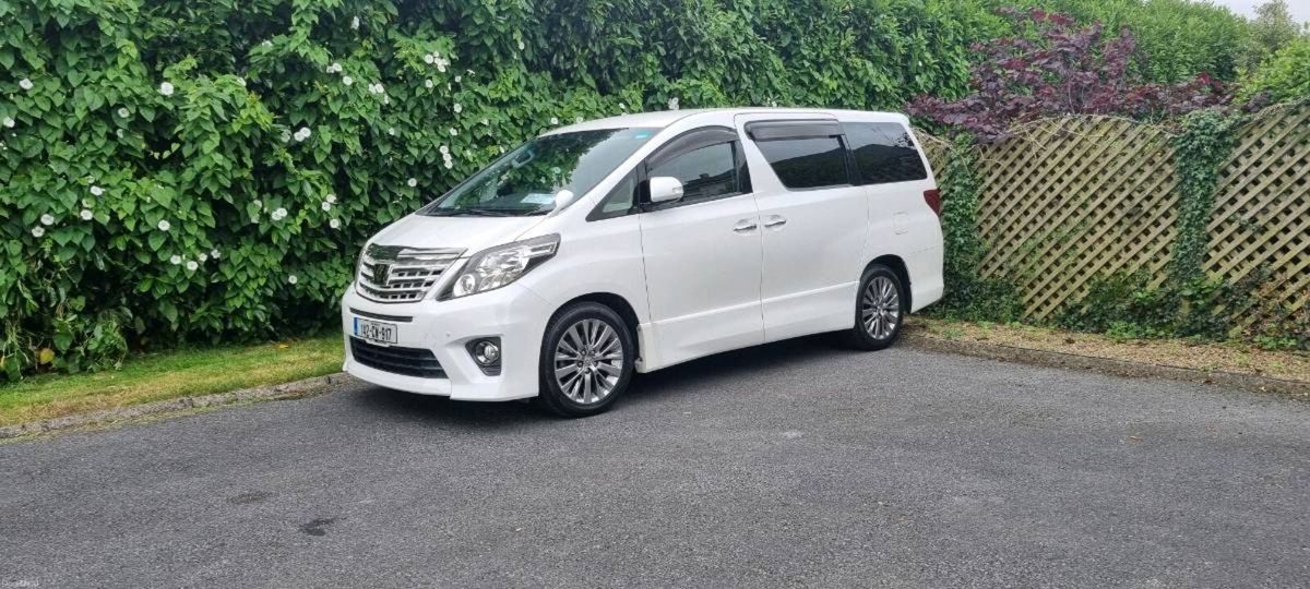 2014 Toyota Alphard
