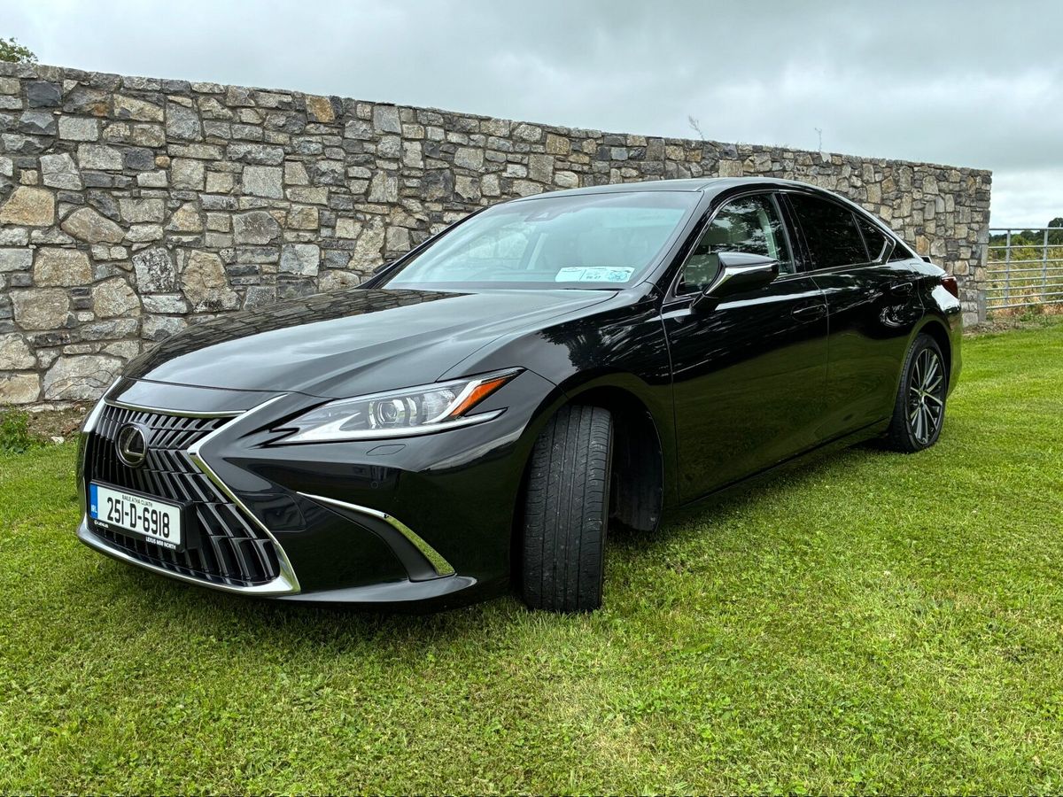 2025 Lexus ES