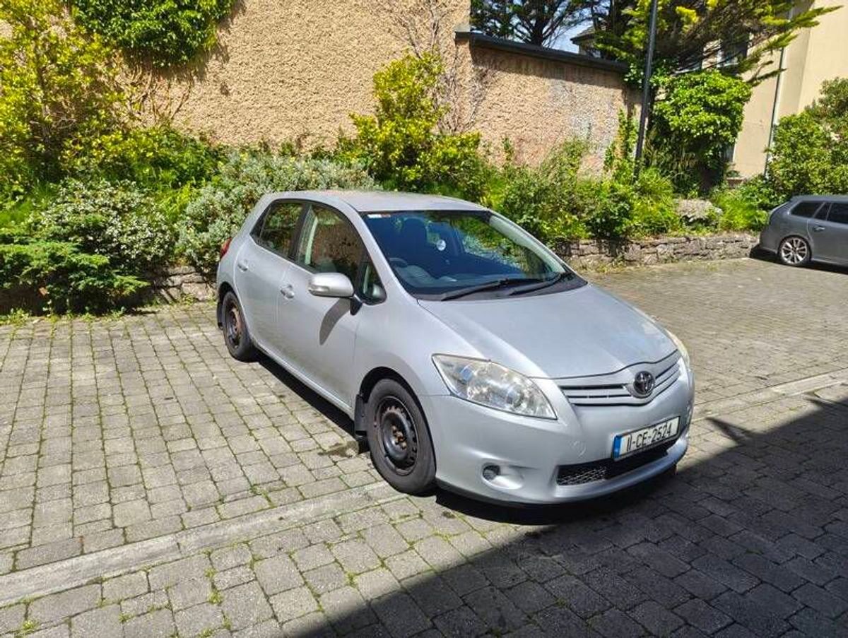 2011 Toyota Auris