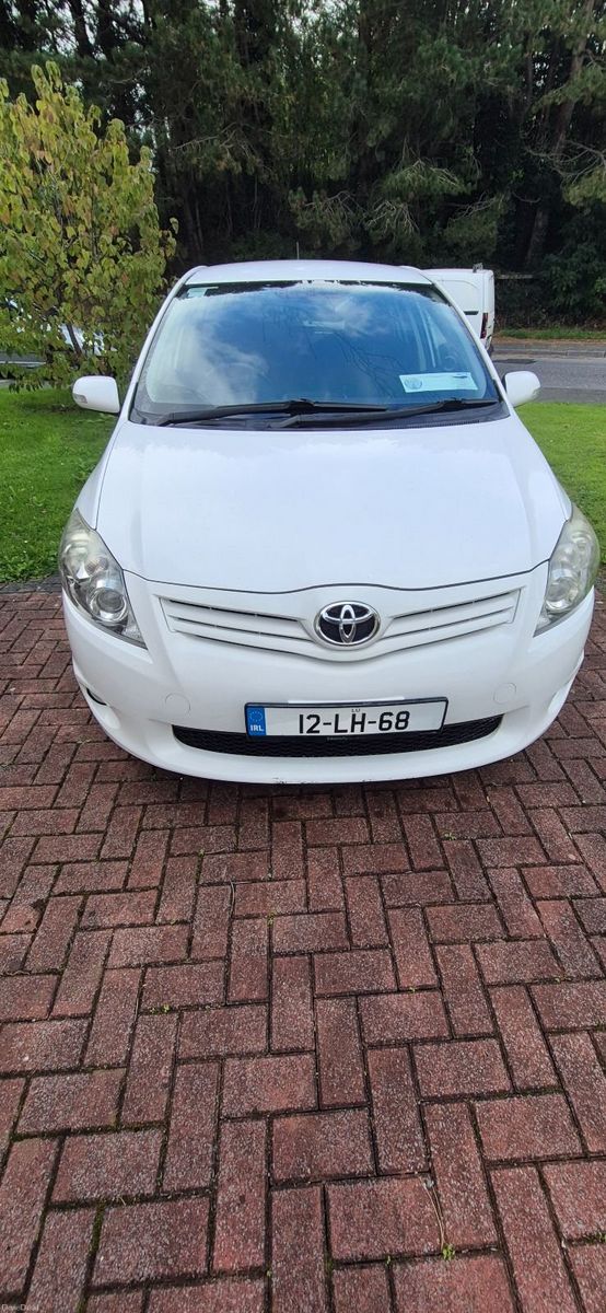 2012 Toyota Auris