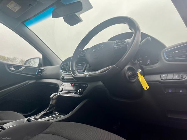 Hybrid Hyundai ioniq 256807754