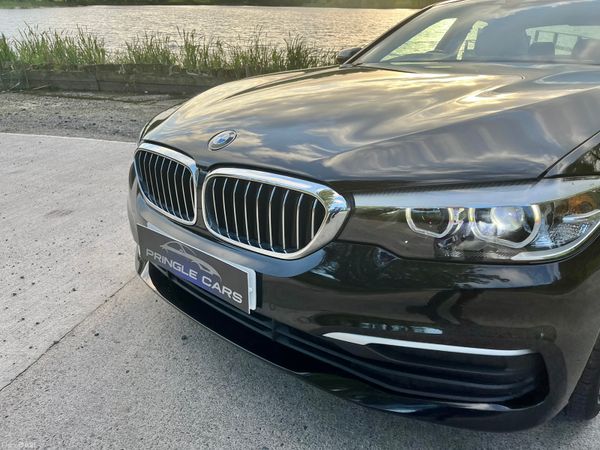 New model BMW 520d diesel excellent condition 257030882