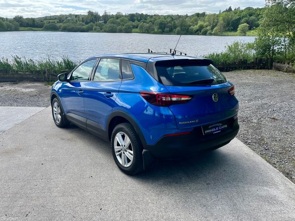 Showroom condition Opel grand land x automatic 257352364