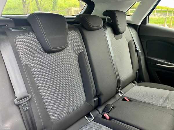 Showroom condition Opel grand land x automatic 257352374