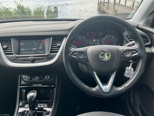 Showroom condition Opel grand land x automatic 257352378