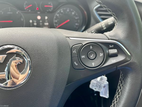 Showroom condition Opel grand land x automatic 257352382