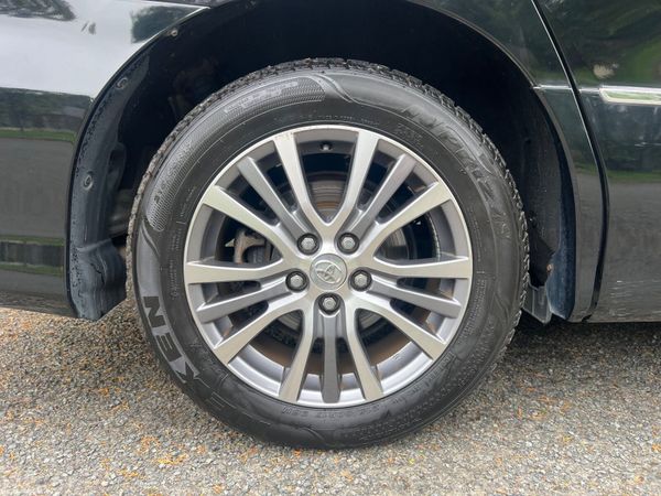 12 toyota estima 2.4 hybrid high spec 271103212