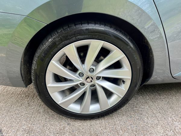 Showroom condition top of the range superb 273125388