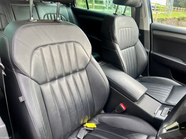 Showroom condition top of the range superb 273125390