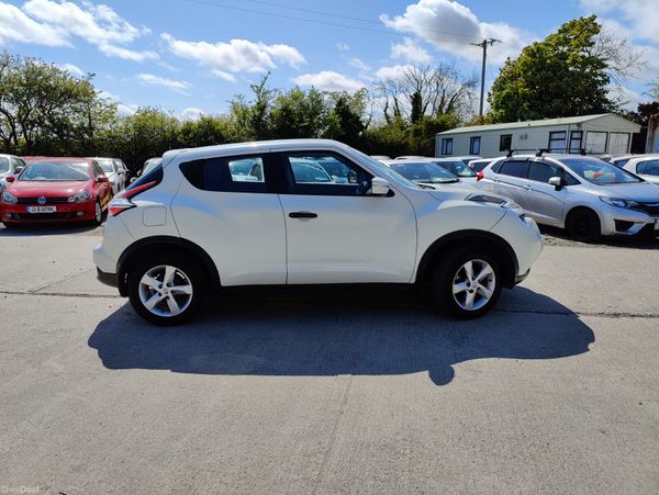 2018 Nissan Juke (Pearl white) Automatic 351872206