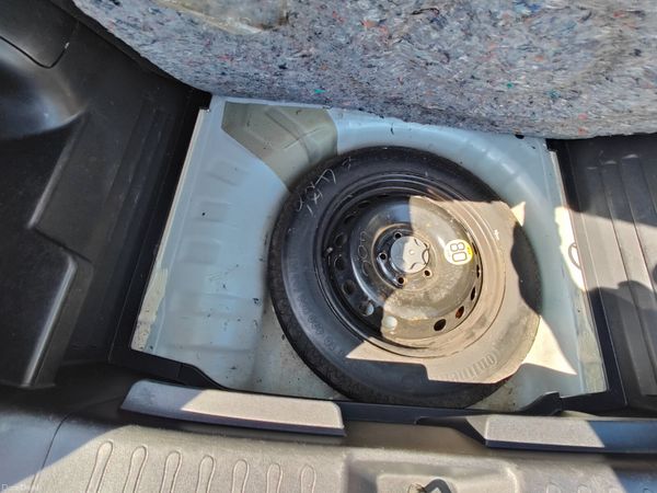 2018 Nissan Juke (Pearl white) Automatic 351872228