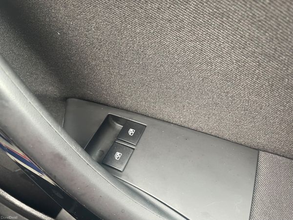 Opel Astra 2014 , low milage , new clutch 353351761