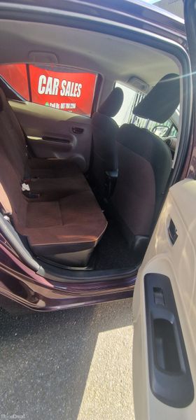 Toyota Aqua Hybrid 353530684