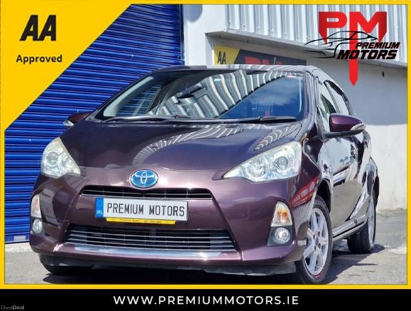 Toyota Aqua Hybrid 353530634