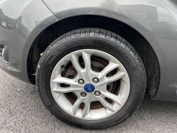 IRISH REG- 2016 Ford Fiesta Zetec 1.25 Petrol 359593062