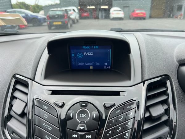 IRISH REG- 2016 Ford Fiesta Zetec 1.25 Petrol 359593074