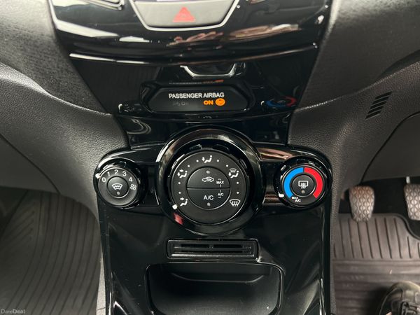 IRISH REG- 2016 Ford Fiesta Zetec 1.25 Petrol 359593076