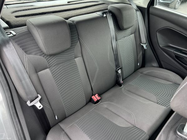 IRISH REG- 2016 Ford Fiesta Zetec 1.25 Petrol 359593080