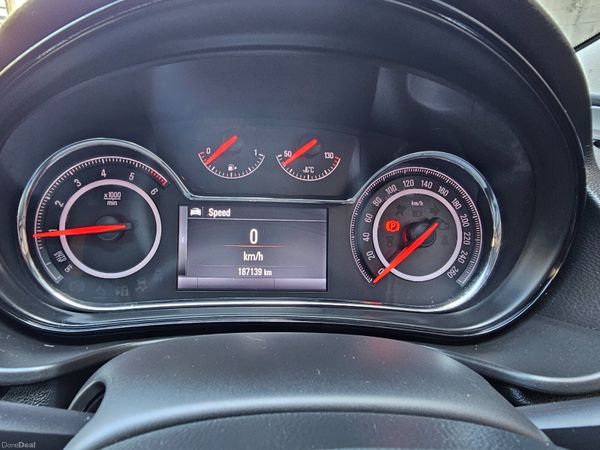 OPEL INSIGNIA 2.0 140 BHP // 11/25 NCT 360231028