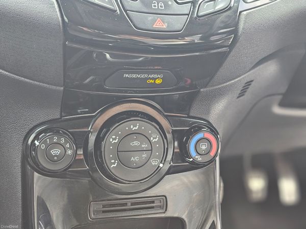 FORD FIESTA ZETEC S LINE // 06/26 NCT 360239484