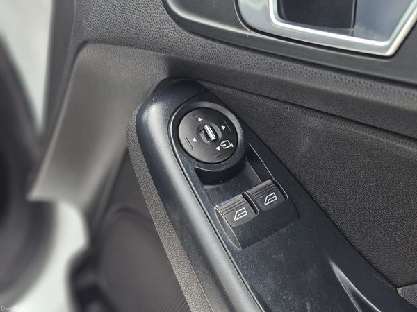 FORD FIESTA ZETEC S LINE // 06/26 NCT 360239492