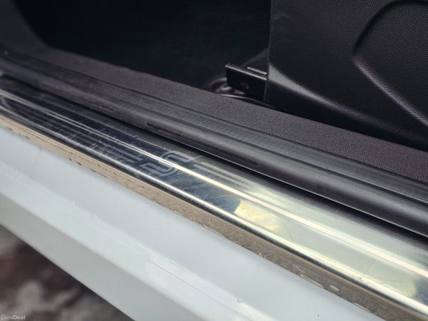 FORD FIESTA ZETEC S LINE // 06/26 NCT 360239508