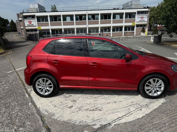 Volkswagen polo 2015 Auto 361152304