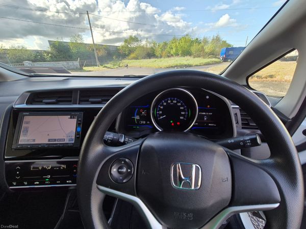 Honda Fit 2016 AUTOMATIC PETROL HYBRID 1.5L PETROL 361374942