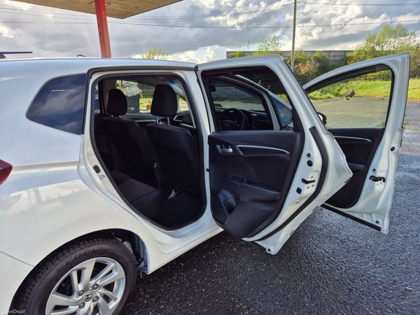 Honda Fit 2016 AUTOMATIC PETROL HYBRID 1.5L PETROL 361374932