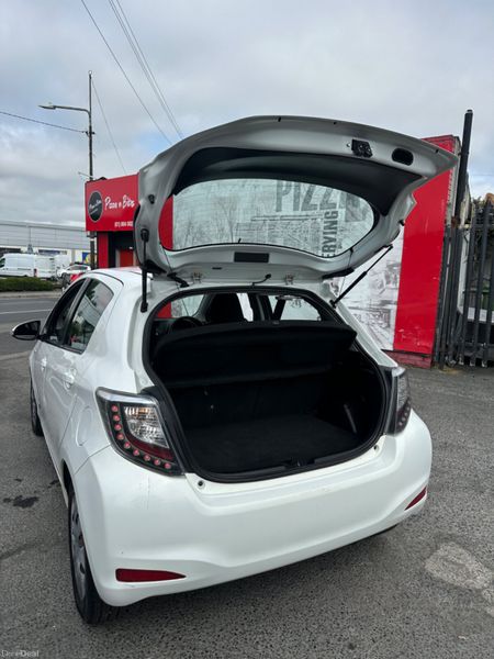 Yaris Auto hybrid Very Low KMS Irish Car 362712223