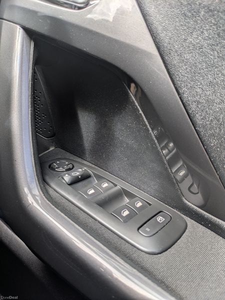 Peugeot 2008 1.6 BlueHDi 75bhp Active 363608206