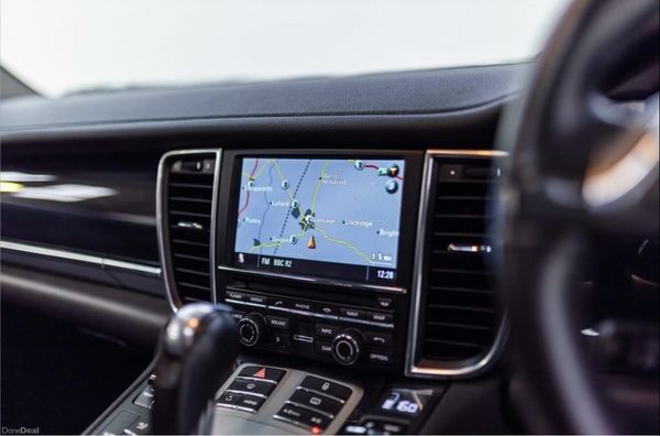 152 Porsche Panamera PLUG-IN HYBRID 3.0 364448140