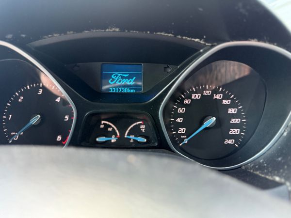 Ford Focus 2012 364614816