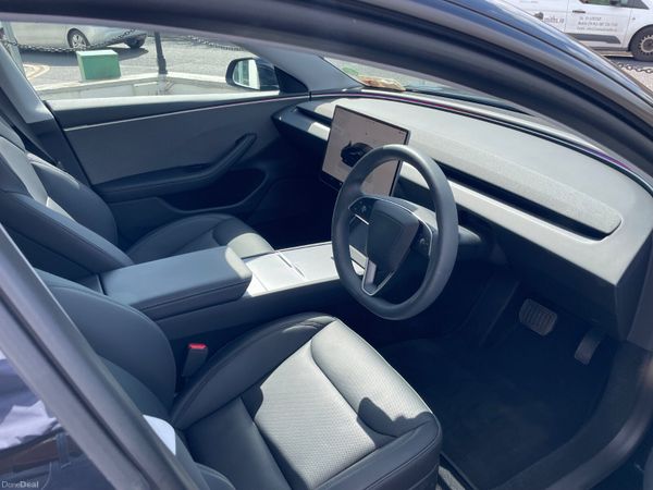 Tesla Model 3 2024 364767845