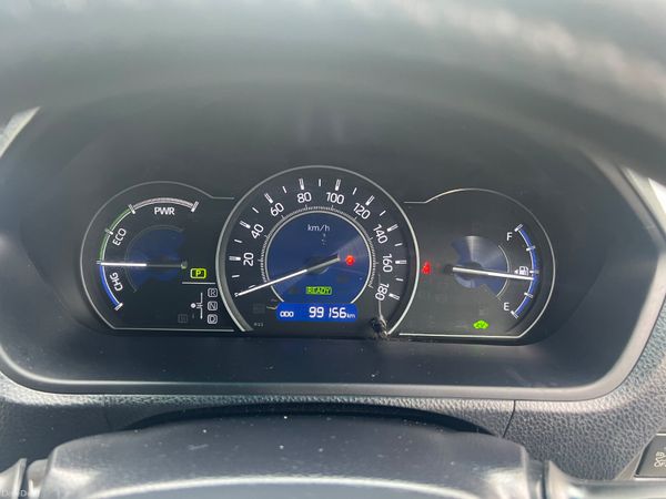 Toyota Voxy  **2018  7 seater ** 364943776