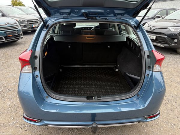 Toyota Auris 365113282