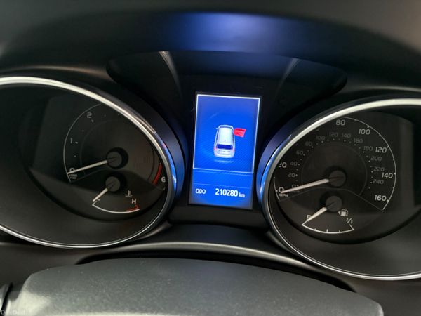 Toyota Auris 365113283