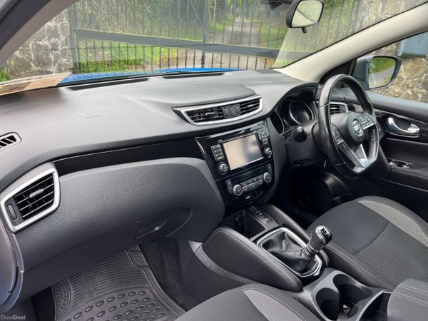Nissan Qashqai 1.2 Petrol SV 365403280