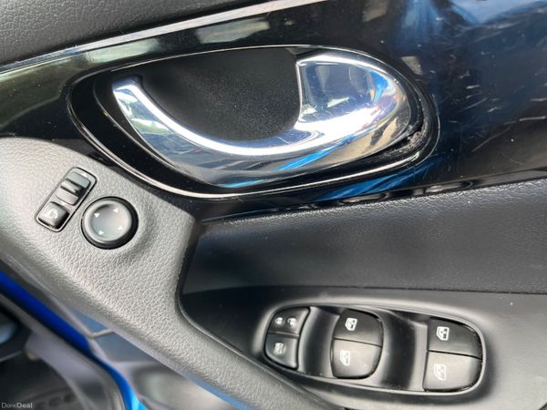 Nissan Qashqai 1.2 Petrol SV 365403308