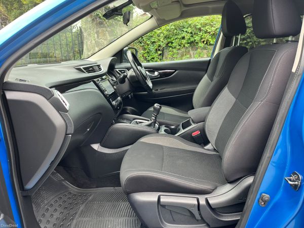 Nissan Qashqai 1.2 Petrol SV 365403318