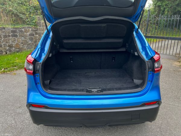 Nissan Qashqai 1.2 Petrol SV 365403320